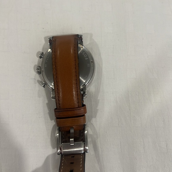 Luggage color men’s fossil watch - Picture 3 of 3